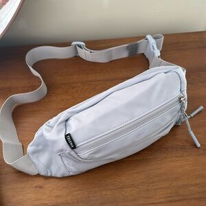 NWOT BLUE-GREY STYLISH FANNY PACK